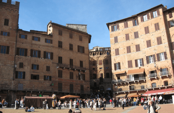 Onbegrensd Fietsen naar Rome - piazza del Campo in Siena|Fitál Vakanties 
